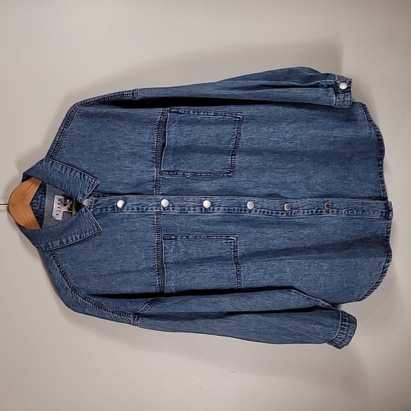 Risen Tops - NWT Risen Button Down Shirt Size L 100% Cotton Chambray Shacket